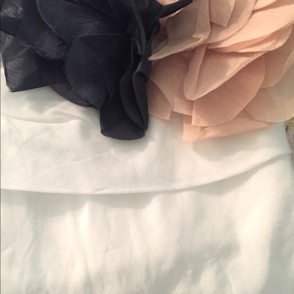 J. Crew Tops - J. Crew Strapless Top W/Navy & Lt Pink Flower Pins